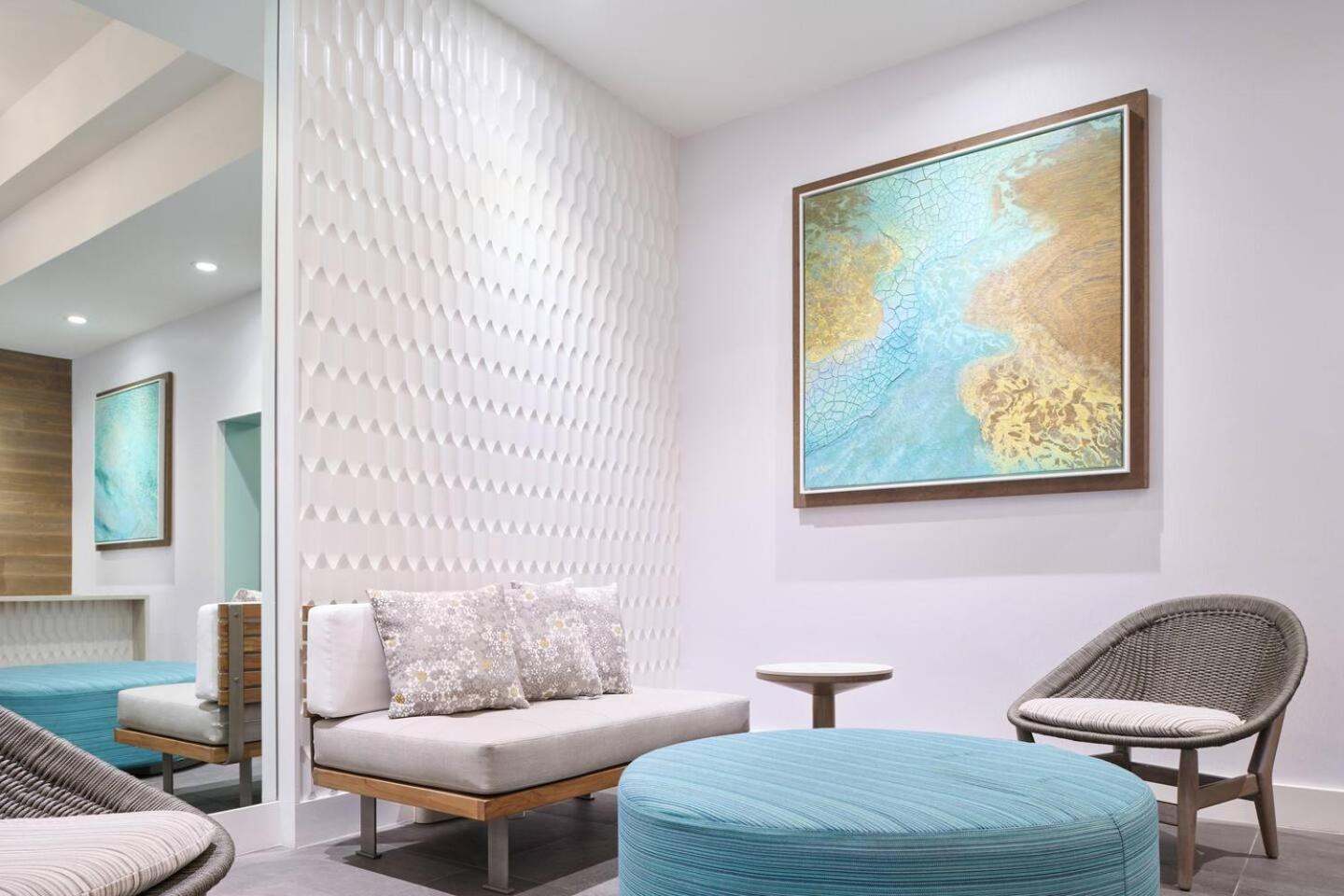 Luxury Oceanfront 2 Bedroom Apartment At Waikiki Beach Tower هونولولو المظهر الخارجي الصورة
