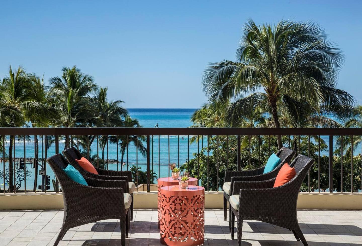 Luxury Oceanfront 2 Bedroom Apartment At Waikiki Beach Tower هونولولو المظهر الخارجي الصورة